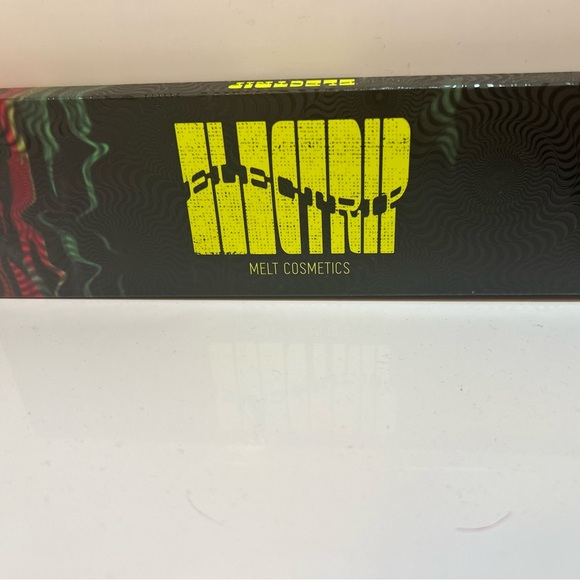 Melt Cosmetics Electrip palette NEW IN BOX - Picture 2 of 7